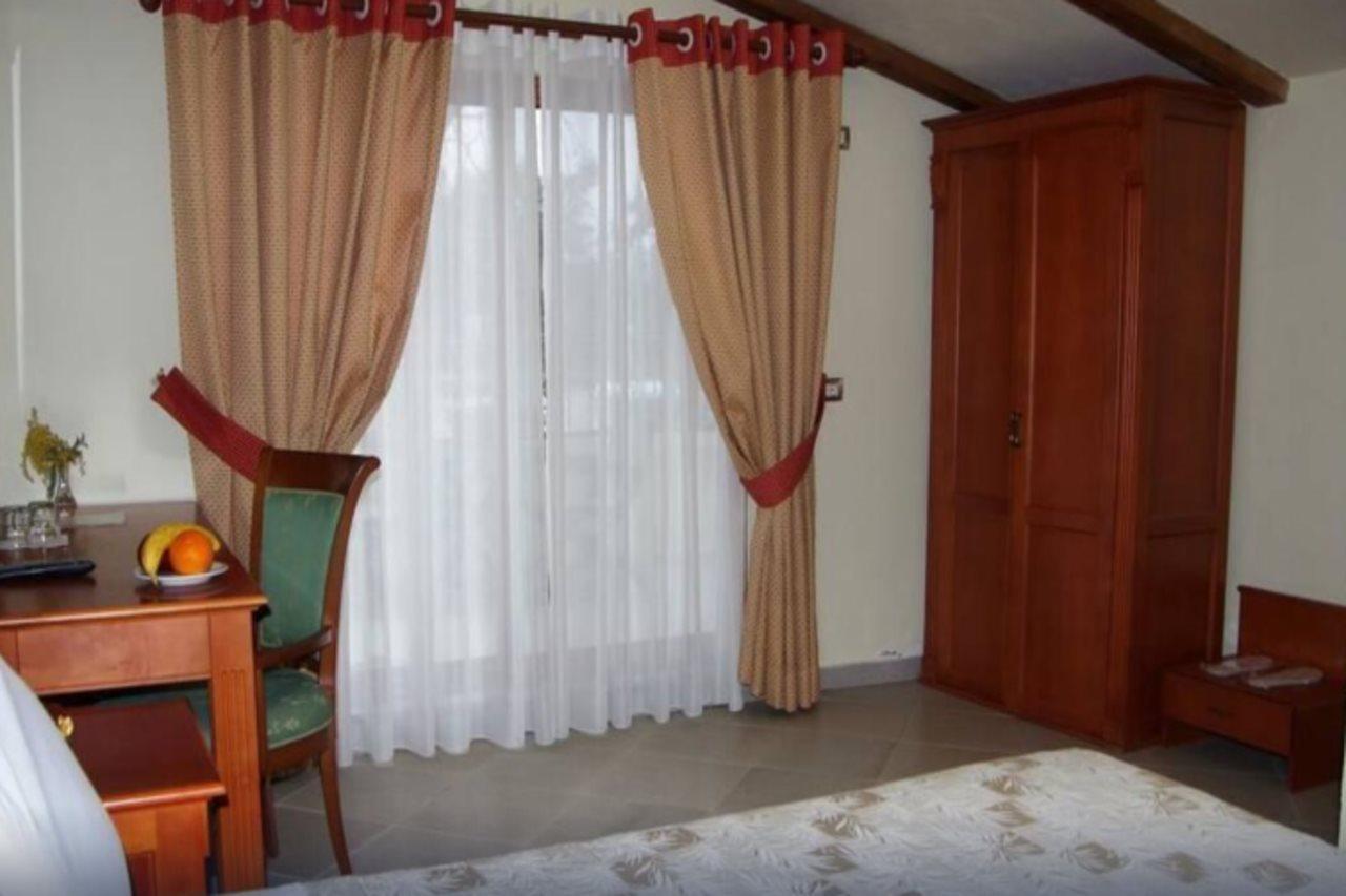 Hotel Millenium Tirana Kültér fotó