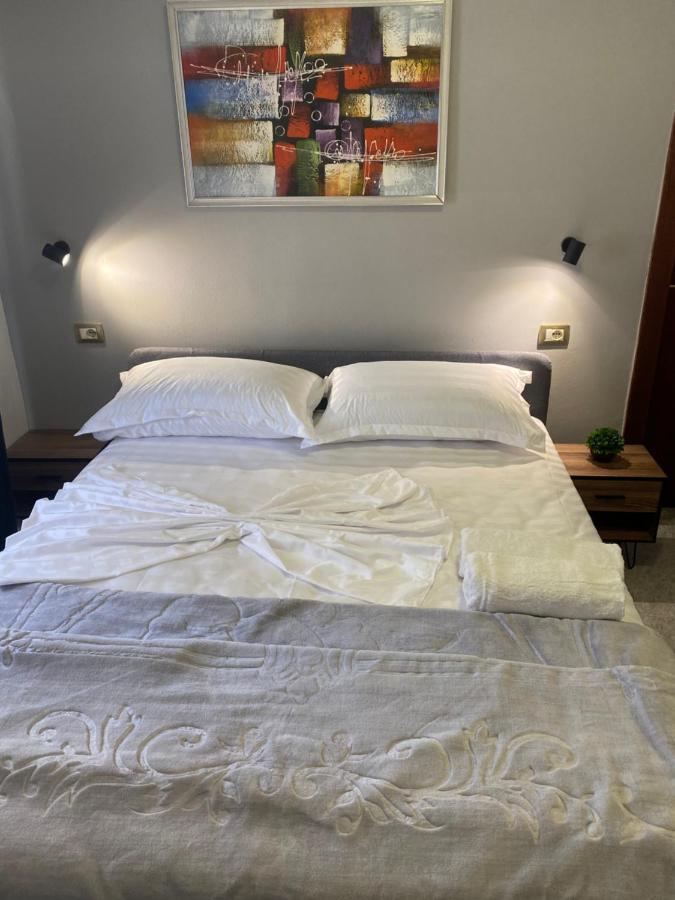 Hotel Millenium Tirana Kültér fotó