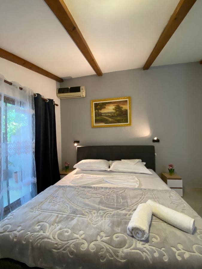 Hotel Millenium Tirana Kültér fotó
