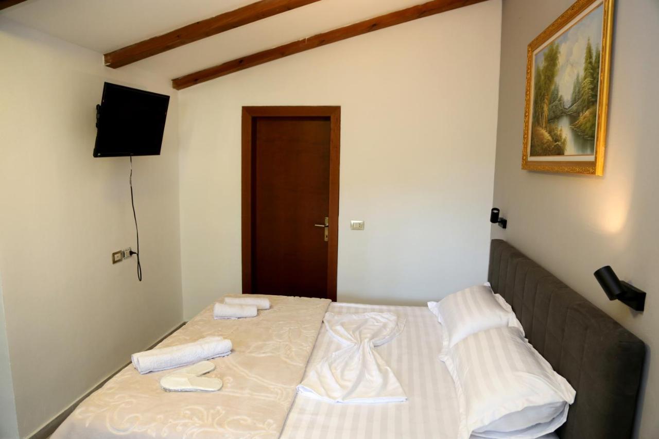 Hotel Millenium Tirana Kültér fotó