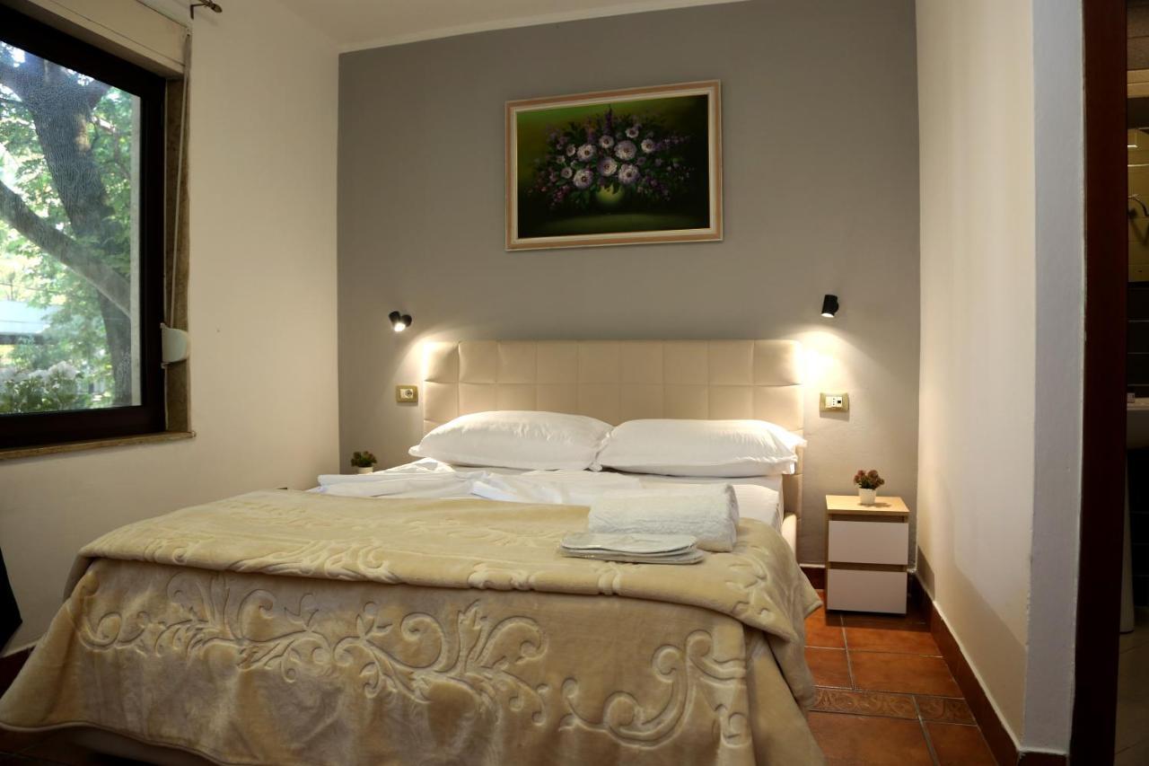 Hotel Millenium Tirana Kültér fotó