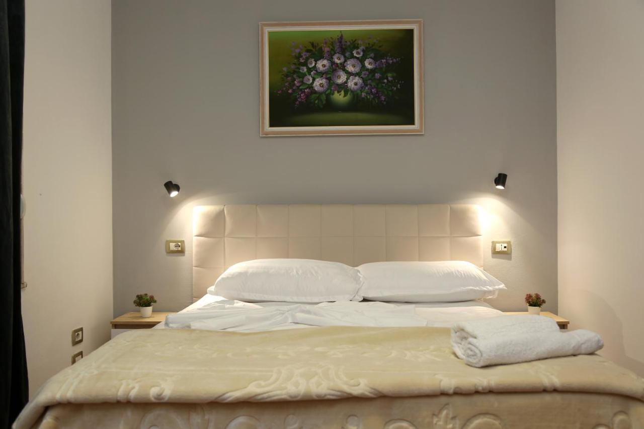 Hotel Millenium Tirana Kültér fotó