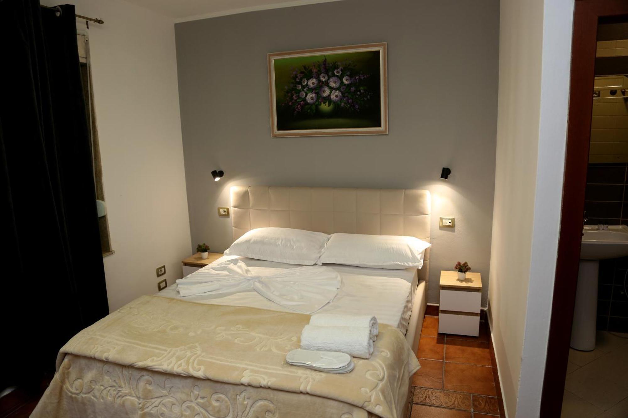 Hotel Millenium Tirana Kültér fotó