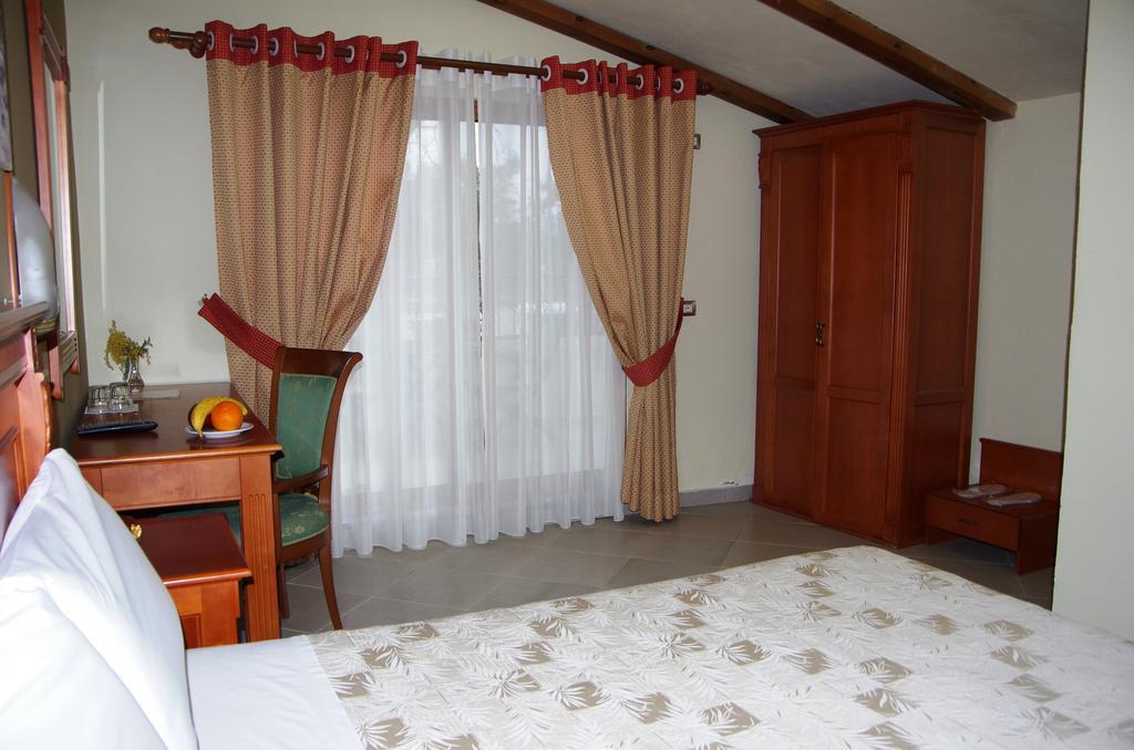 Hotel Millenium Tirana Kültér fotó