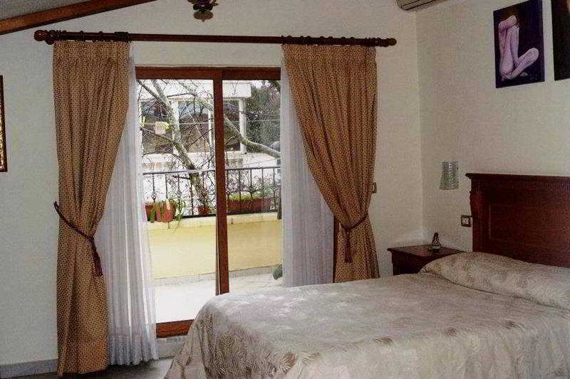Hotel Millenium Tirana Kültér fotó
