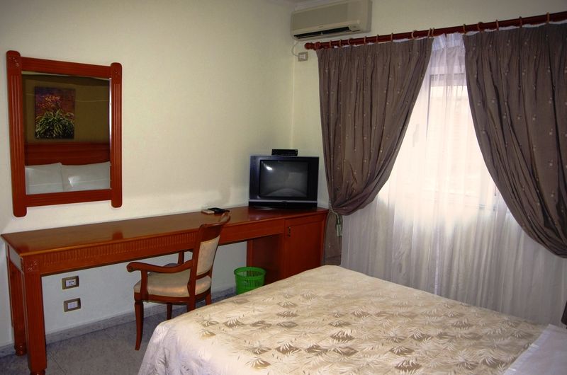 Hotel Millenium Tirana Kültér fotó